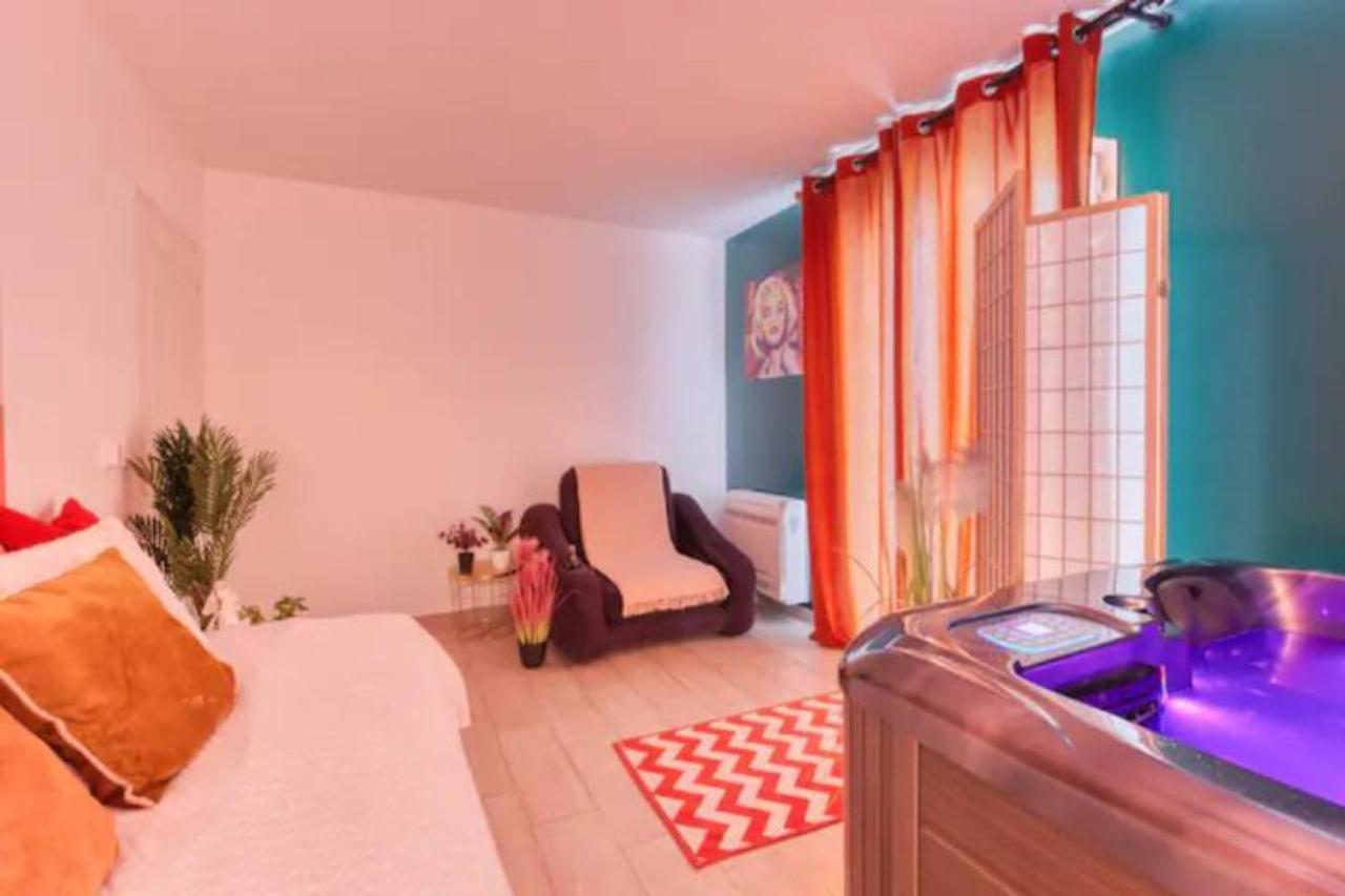 Suite Marilyn Monroe & Spa - 4P - Proche Disney Montry Екстериор снимка